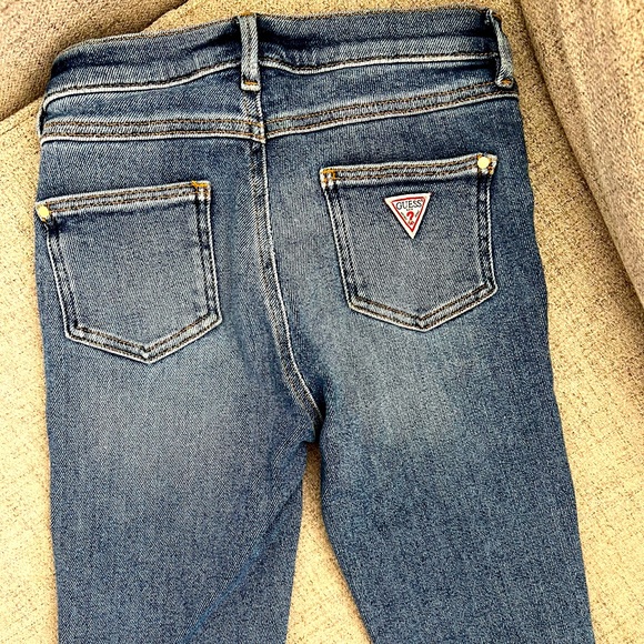 Girls button fly skinny jeans.  Excellent like new condition. - Picture 2 of 3